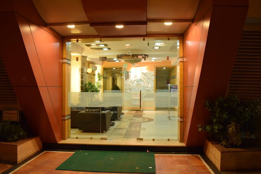 ホテルJai Residency Gāndhīdhām エクステリア 写真