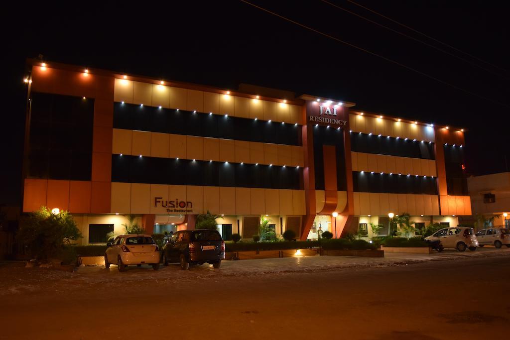 ホテルJai Residency Gāndhīdhām エクステリア 写真